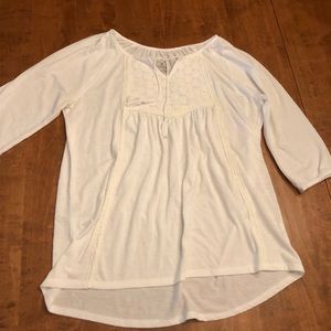 Women’s white top